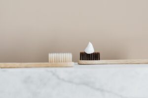 Lire la suite à propos de l’article Fluor dans les Dentifrices : Avantages et Préoccupations pour la Santé Bucco-Dentaire